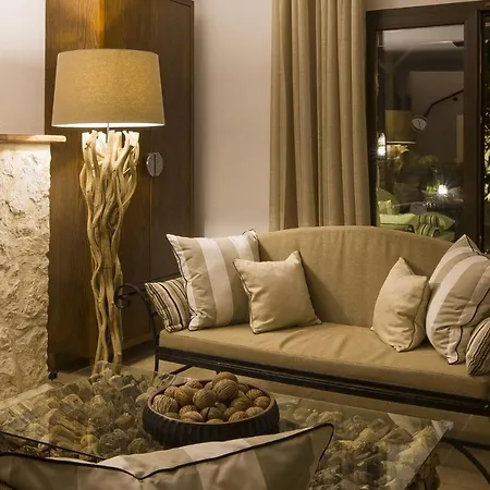 Stone House - %90 Muhafazakar וילה